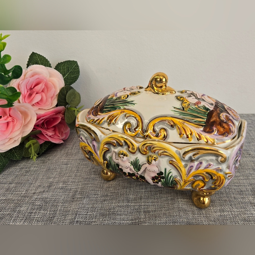 Vintage Elpa Alcobaca Porcelain Cherubs 'Nude Beach' Candy Dish‎ Lidded & Footed